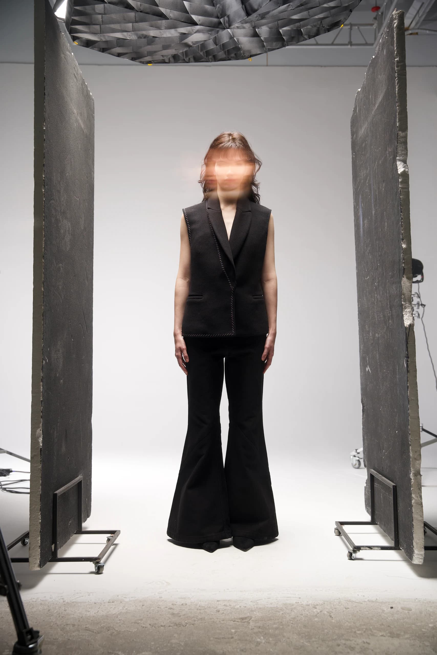 Sleeveless Tailored Vest with Lapels 2