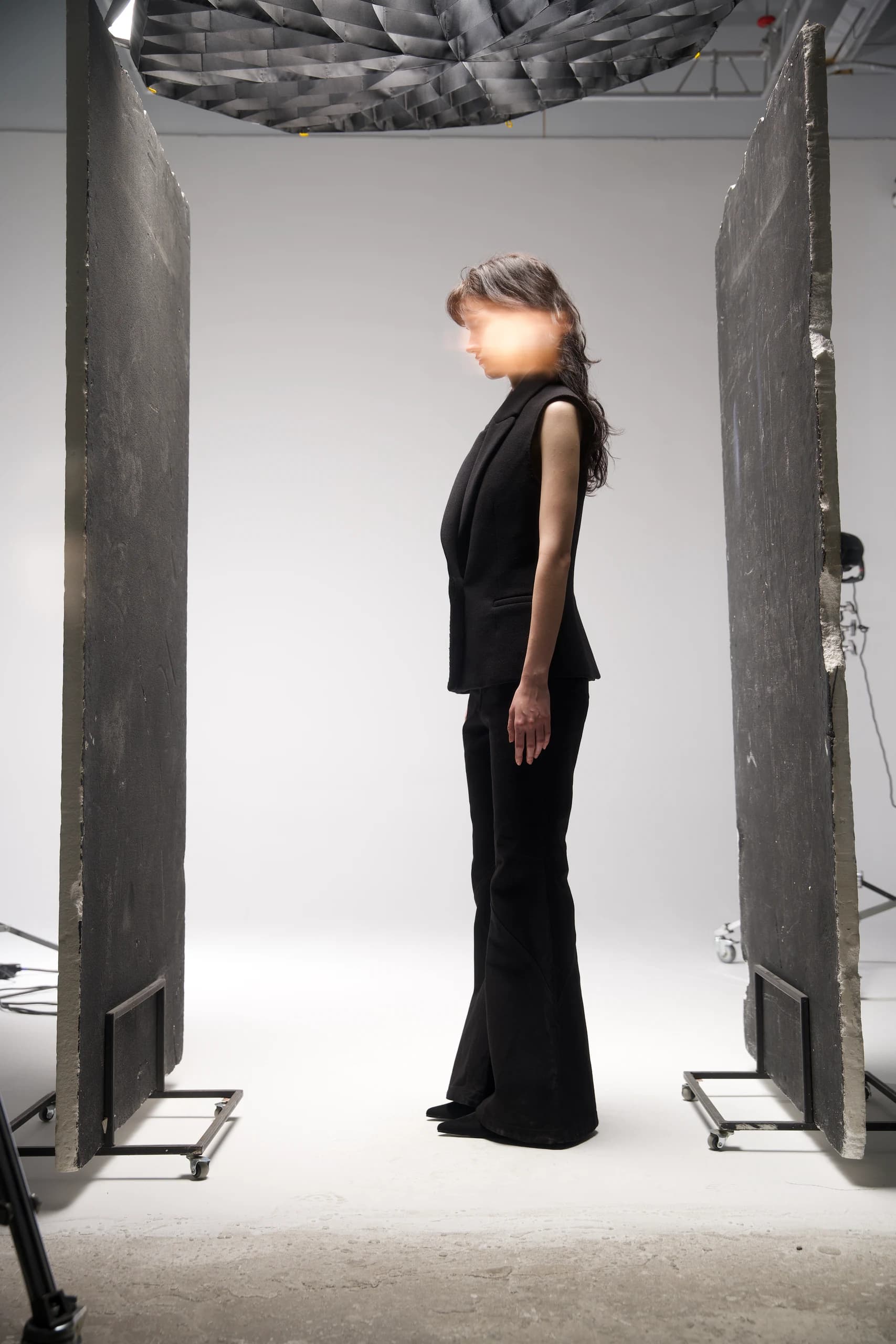 Sleeveless Tailored Vest with Lapels 3